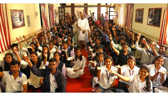 डिजिटल युगात गांधी विचारांची नवी हाक; गांधी जयंतीनिमित्त साताऱ्यात युवकांचे अनोखे शिबिर उत्साहात