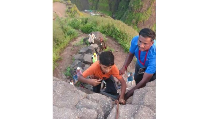 सातारच्या अकरा वर्षाच्या लेकराची कमाल; दोन दिवसात कलावंतीण, प्रबळगड केले सर