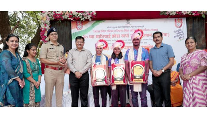 जपान आशियाई क्रीडा स्पर्धेत यश मिळवलेल्या गुणवंत खेळाडूंची साताऱ्यात भव्य गौरव रॅली; क्रीडा मार्गदर्शक व पालकांचा गौरव