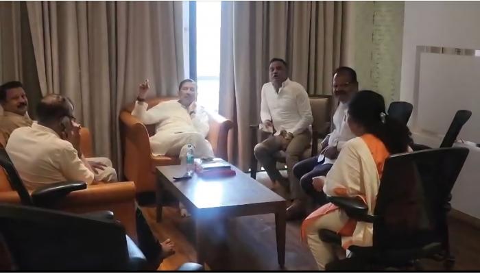 राजकीय अस्तित्व टिकवण्यासाठी मिस्टर रामराजेंची मध्यरात्री धावपळ