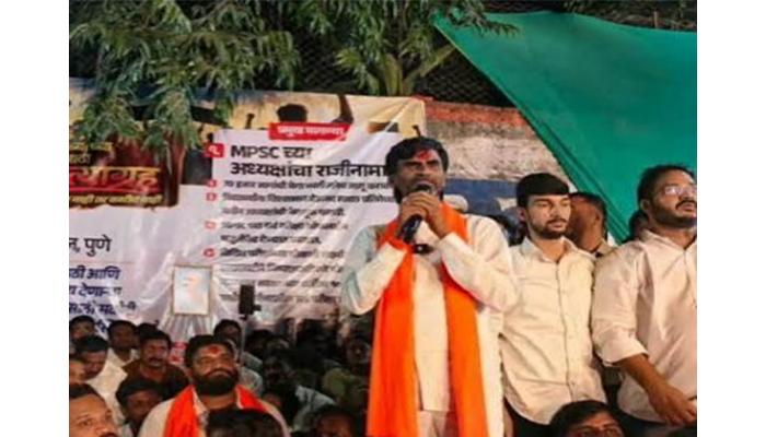 विद्यार्थ्यांच्या मागण्या मान्य करा अन्यथा रस्त्यावर उतरू; राज्य सरकारला जरांगेंचा इशारा, एमपीएससीच्या विद्यार्थ्यांच्या आंदोलनाला पाठिंबा