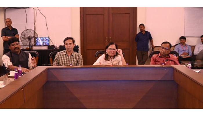 पदवीधर व शिक्षक मतदार संघ निवडणूक; निवडणूक निरीक्षकांच्या उपस्थितीत समन्वय अधिकाऱ्यांची आढावा बैठक