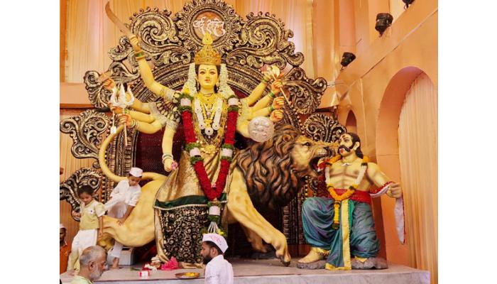 सातारा जिल्ह्यात आदिशक्तीच्या नवरात्रोत्सवाचा भक्तिमय जागर; आकर्षक विद्युत रोषणाईने मंदिरांचे रूपडे पालटले; घटस्थापना, देवीच्या स्वागतासाठी लगबग