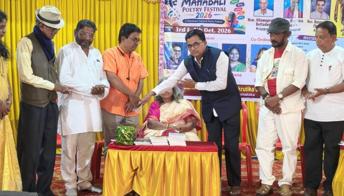 साहित्याच्या धाग्यांनी जोडली जातात मने : डॉ. बसवेश्वर चेणगे