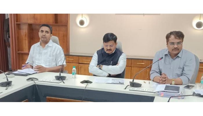 शिक्षक-पदवीधर निवडणुकीसाठी सातारा जिल्हा प्रशासन सज्ज; १३७ मतदान केंद्रांवर सूक्ष्म निरीक्षक, स्थिर व्हिडीओग्राफीद्वारे नजर; २३ ऑक्टोबरला मतदान